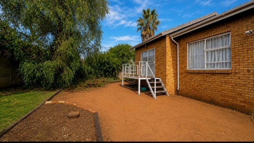 3 Bedroom Property for Sale in Universitas Ridge Free State